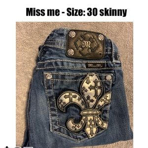 Miss me Jeans - Size: 30 - Inseam: 31 - Skinny